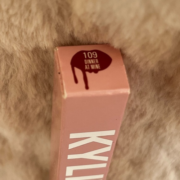 Kylie Cosmetics LOT OF 13 NWT lip kits/lip kits/gloss/etc - Picture 4 of 16
